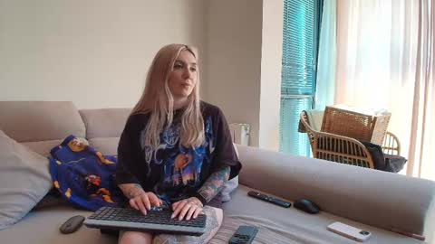 tattoobbgirl online show from April 22, 2:14 pm