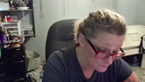 Snapshot of tattooeddirtyteacher chatting on February 6, 10:10 pm Lisa Lovely online show from February 6, 10:10 pm