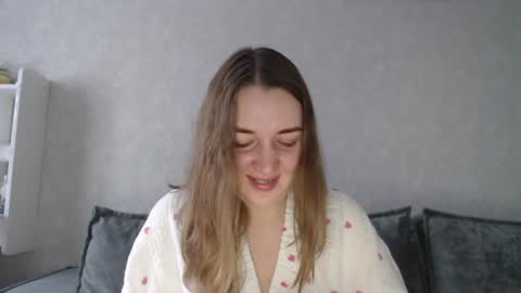 Snapshot of taxxxu chatting on January 10, 9:44 am Diana online show from January 10, 9:44 am