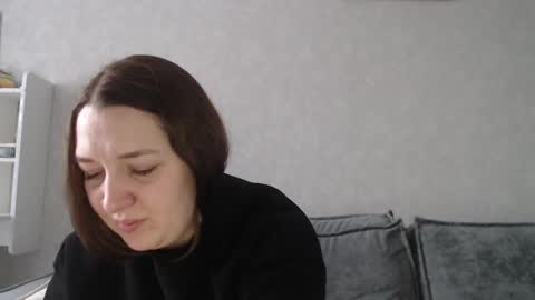 Snapshot of taxxxu chatting on February 14, 12:14 pm Diana online show from February 14, 12:14 pm