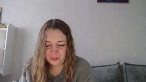 Snapshot of taxxxu chatting on December 2, 7:10 am Diana online show from December 2, 7:10 am