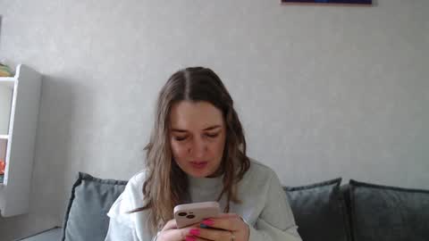 Snapshot of taxxxu chatting on December 18, 7:47 am Diana online show from December 18, 7:47 am