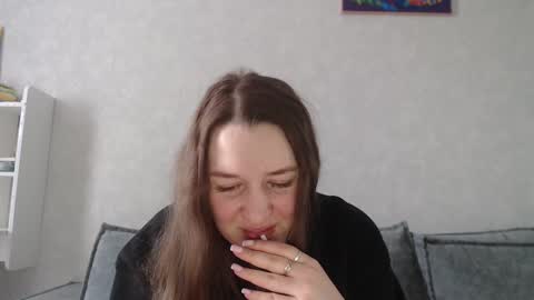 Snapshot of taxxxu chatting on February 20, 7:23 am Diana online show from February 20, 7:23 am