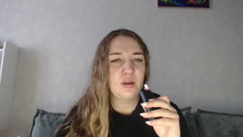 Snapshot of taxxxu chatting on December 23, 7:06 am Diana online show from December 23, 7:06 am