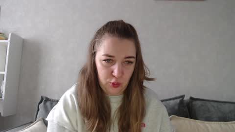 Snapshot of taxxxu chatting on December 22, 9:00 am Diana online show from December 22, 9:00 am