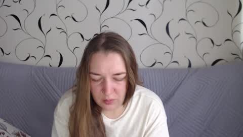 Snapshot of taxxxu chatting on October 8, 6:29 am Diana online show from October 8, 6:29 am