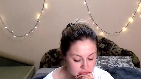 Taya online show from April 25, 10:29 pm