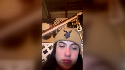 badgirltay online show from December 22, 7:00 am