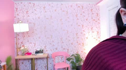 Taylor Bennet online show from April 18, 11:45 am