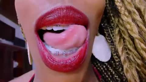 taylorslims online show from August 1, 5:15 pm
