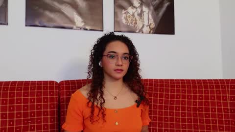 Tay Tay online show from February 15, 8:19 pm