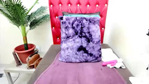 temptressqeen online show from October 25, 5:15 am