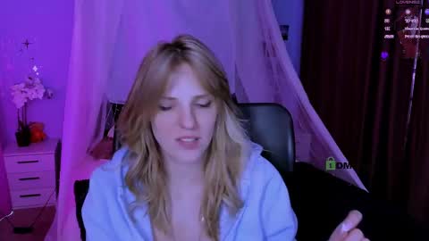 ur Louise online show from April 25, 4:04 am