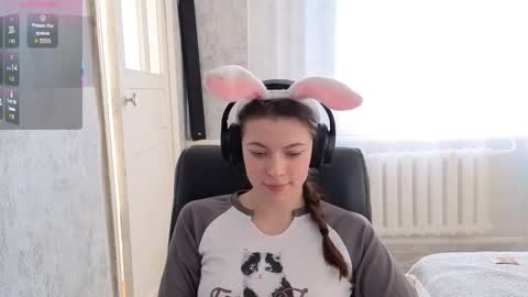 Anny Simpson online show from December 18, 6:07 am