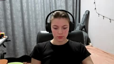 Anny Simpson online show from April 21, 8:16 pm