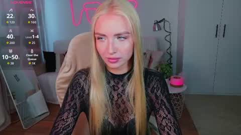 TessaHamilton online show from August 3, 7:34 am