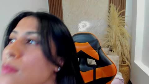 Sweet Thais  online show from April 23, 8:22 pm