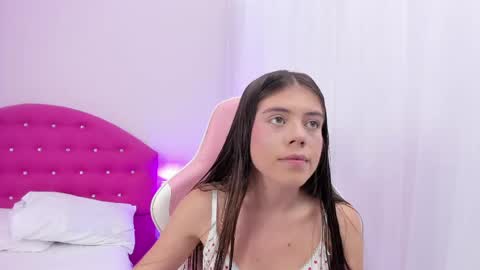 Thalia  online show from April 25, 7:22 pm