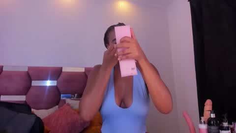 Snapshot of thaliaocean chatting on October 5, 12:54 pm thaliaocean online show from October 5, 12:54 pm