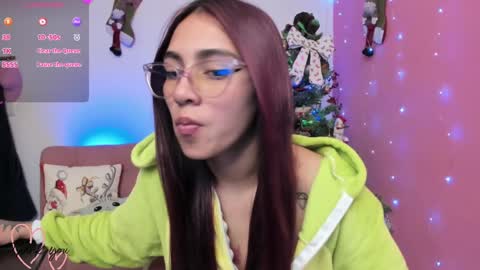 Snapshot of thamara_cooper_ chatting on December 20, 9:11 am thamara_cooper_ online show from December 20, 9:11 am