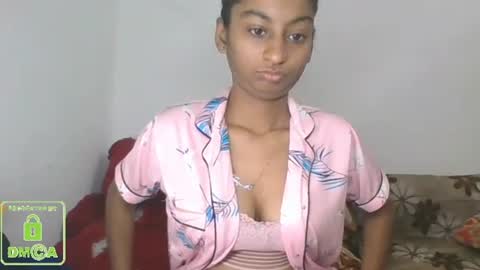 Snapshot of the_right_girl chatting on January 18, 4:59 am Suzan Sexy online show from January 18, 4:59 am