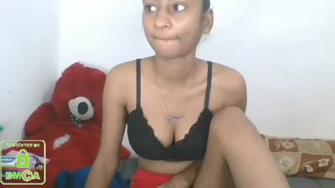 Snapshot of the_right_girl chatting on February 5, 4:48 am Suzan Sexy online show from February 5, 4:48 am