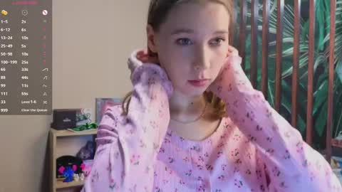 Vicky online show from April 25, 6:49 pm