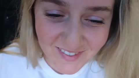 theauroramae -  online show from February 14, 1:23 am