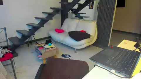 thebadwolf818 online show from July 25, 11:28 am