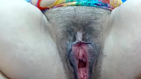 Snapshot of thebestpussyhairy chatting on December 31, 3:45 am Karla online show from December 31, 3:45 am