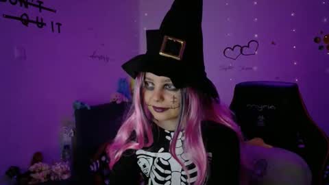 TheFarmergirl online show from November 1, 6:06 am