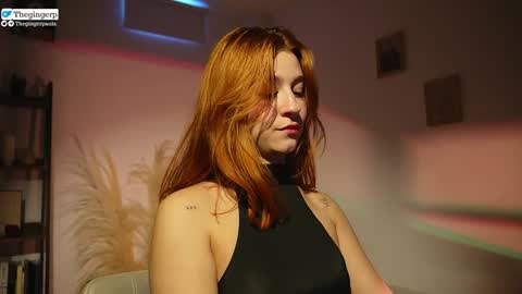 Snapshot of thegingerp chatting on December 4, 8:18 pm Streaming mostly at online show from December 4, 8:18 pm