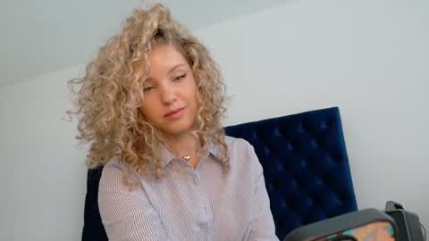 Snapshot of theislandgirl chatting on September 15, 8:49 pm Lily Marie online show from September 15, 8:49 pm