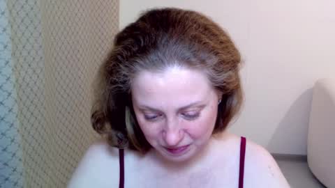 Ella online show from February 14, 6:43 pm