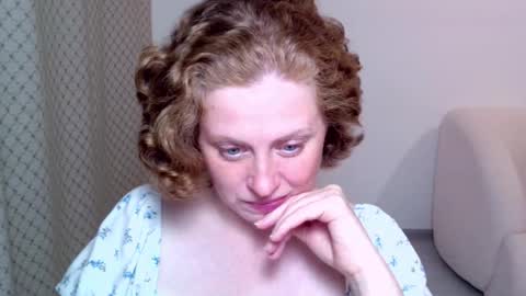 Ella online show from September 29, 8:03 pm