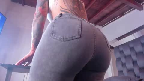 Pamela  online show from March 18, 11:15 am