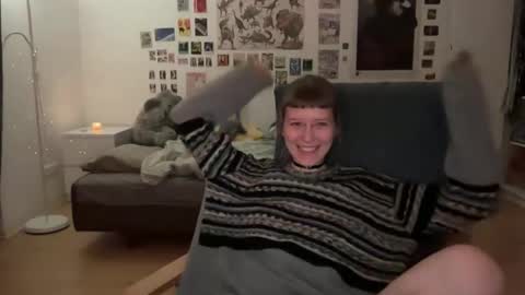 LISA                                            online show from December 28, 9:40 pm