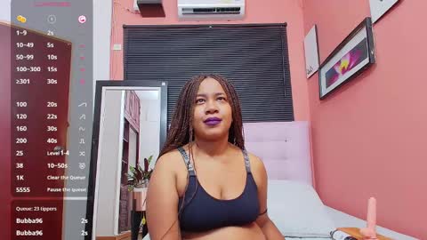 Snapshot of thickeebonyy chatting on February 1, 7:55 pm thickeebonyy online show from February 1, 7:55 pm