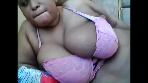 thicky_sandra online show from April 28, 11:14 am