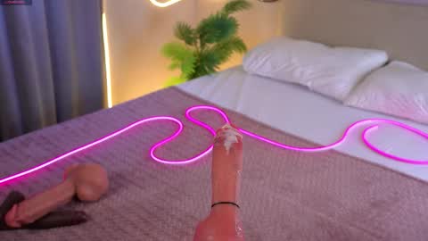 Brittney online show from September 15, 9:50 am