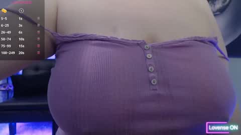 Tia Bella online show from May 25, 5:23 pm
