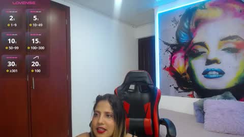 Snapshot of tiana_breeze chatting on October 19, 4:14 am tiana_breeze online show from October 19, 4:14 am