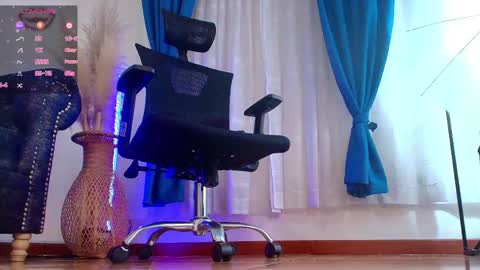 tiana_rosse_ online show from April 23, 12:12 pm