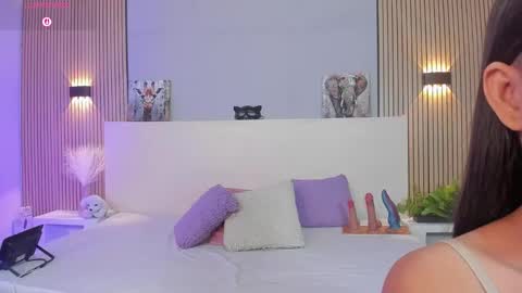 tianaglow4 online show from March 10, 10:52 am