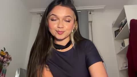 Tiana Le online show from June 17, 9:49 pm