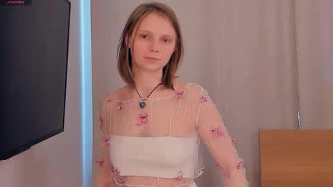 Lily online show from March 4, 9:27 am