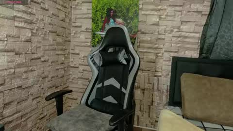 leidy online show from April 23, 1:03 am