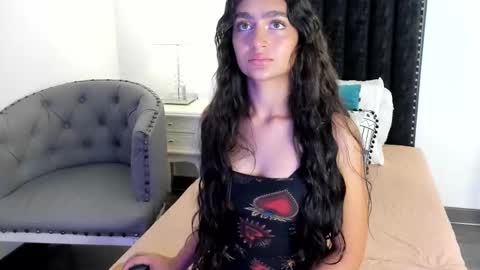 tifanny_lorenns online show from March 10, 12:09 pm