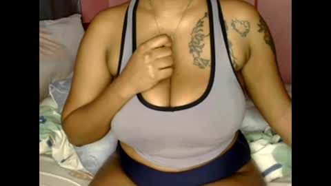 tiffabooby online show from December 5, 5:15 am