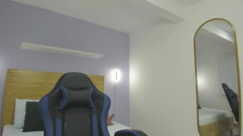 T I F F A N N Y online show from April 27, 12:35 pm